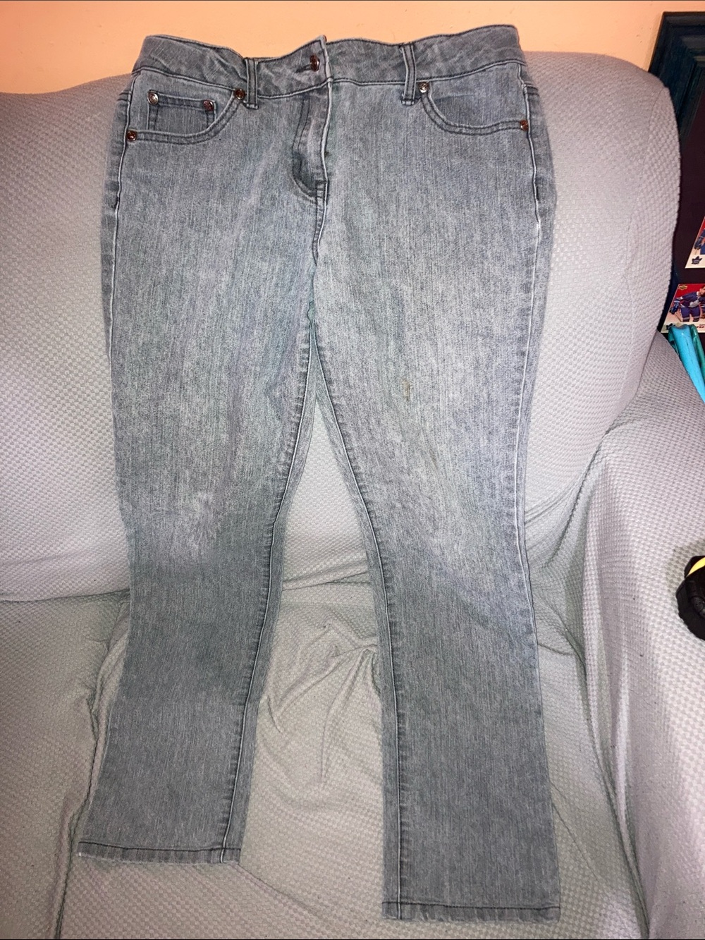 Women's Straight Leg Jeans in Light Gray